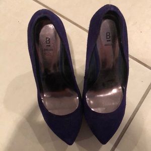 Purple pumps